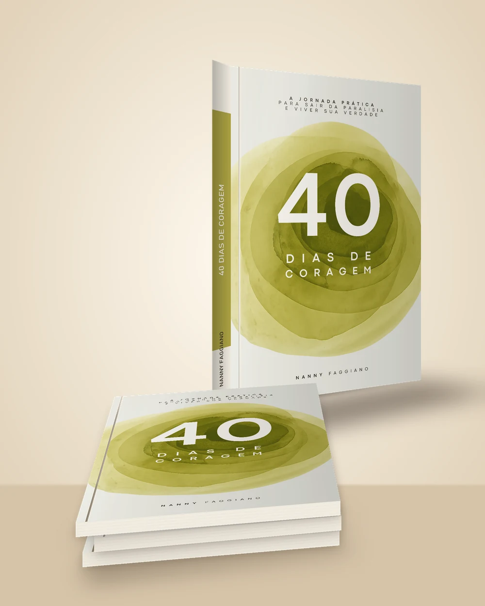 Exemplares do livro físico 40 Dias de Coragem empilhados